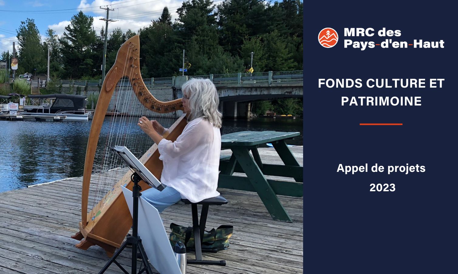 Photo : spectacle de l’artiste Johanne Fontaine à Sainte‐Marguerite-du-Lac-Masson (septembre 2020).