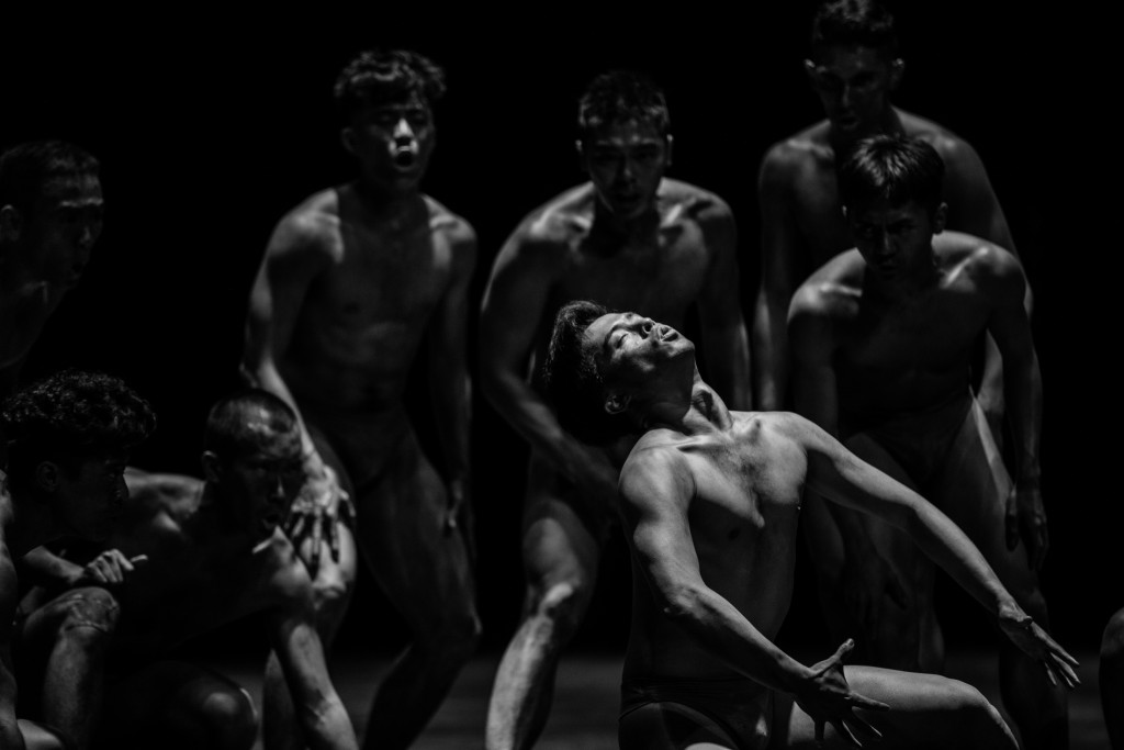 mainbulareyaung-dance-company_luna_photo-by-lafun-photography_03